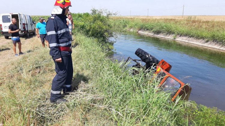 Un barbat din Motatei,a căzut cu tractorul într-un canal de irigații si a murit