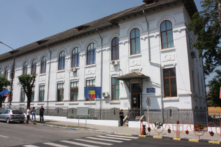 In 10 ani Calafatul va ramane cu o scoala si un liceu iar spitalul va ajunge un fel de policlinica !