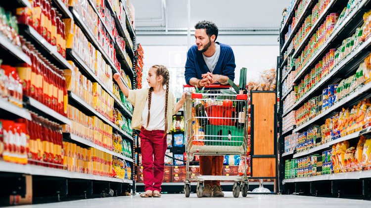 Supermarketurile ar putea fi închise duminica, iar sâmbăta să aibă program scurt